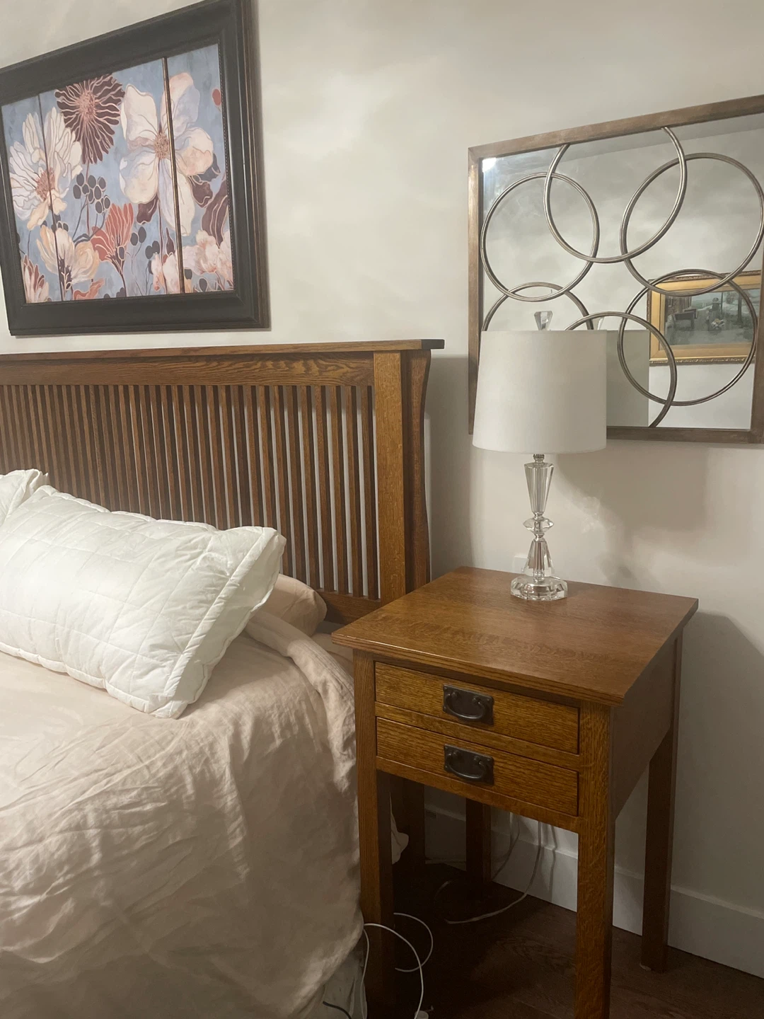 Solid Oak king size mission style Bed Frame and Nightstand Set - photo 3
