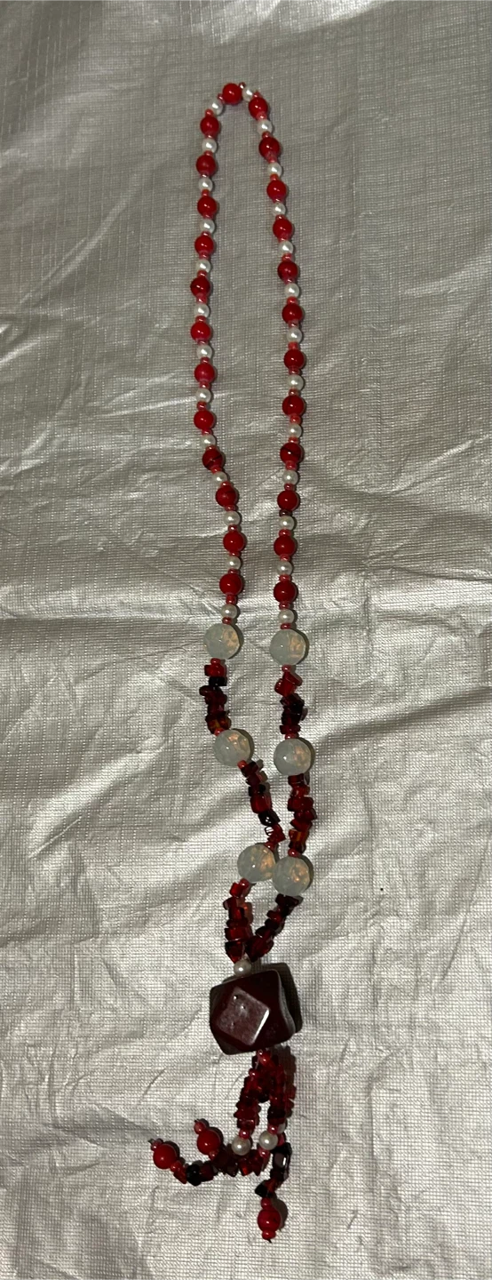 Red & White Beaded Necklace - photo 3