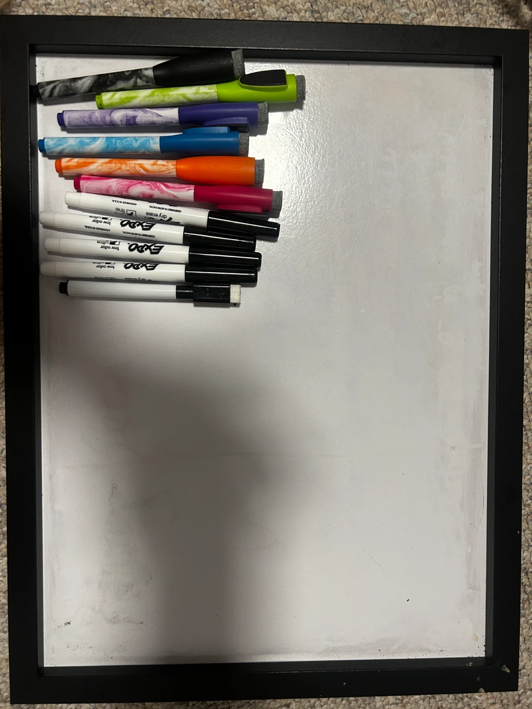 FREE-whiteboard with markers