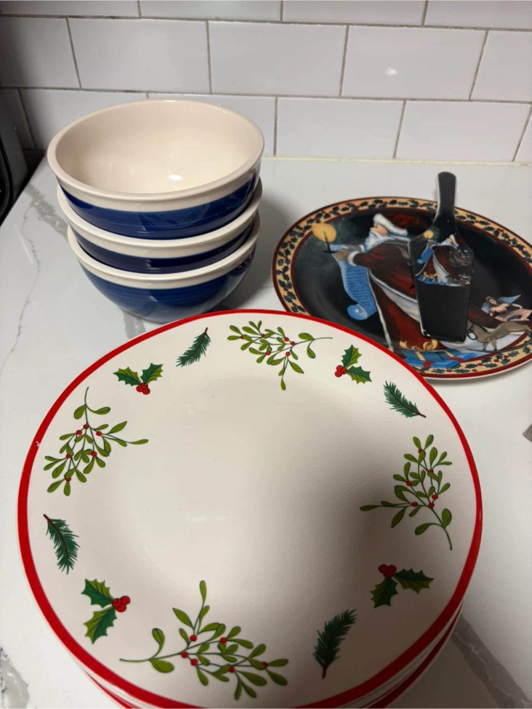 Mixed Kitchenware Lot - Bowls, Plates, Mugs - photo 3