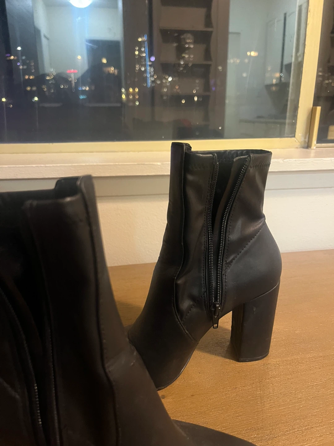 Aldo black boots W6.5 - photo 2