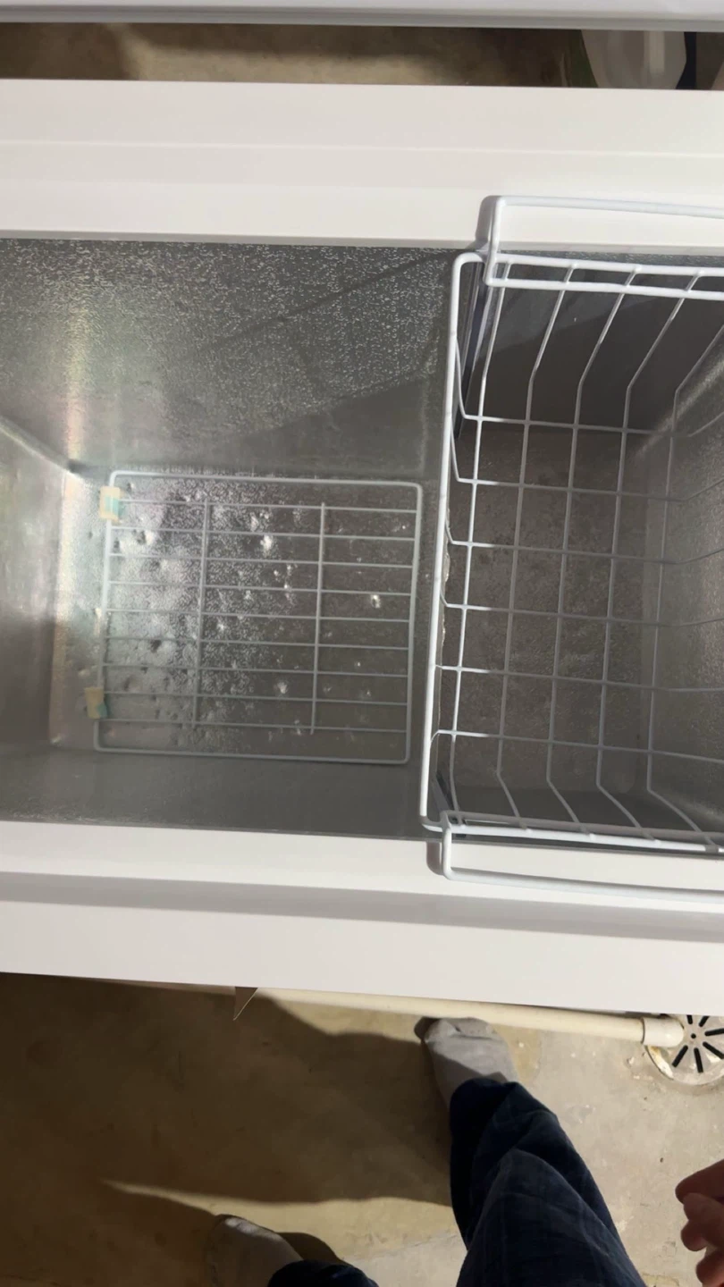 Whirlpool Chest Freezer - White - photo 4