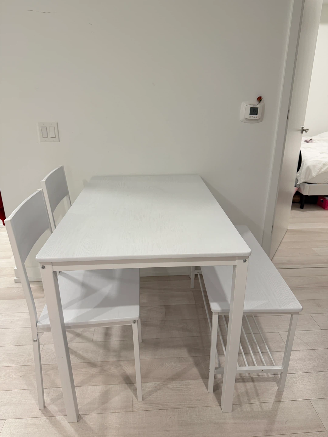 🍽️ Dining Table Set (Table + Chairs)  $90 - photo 2