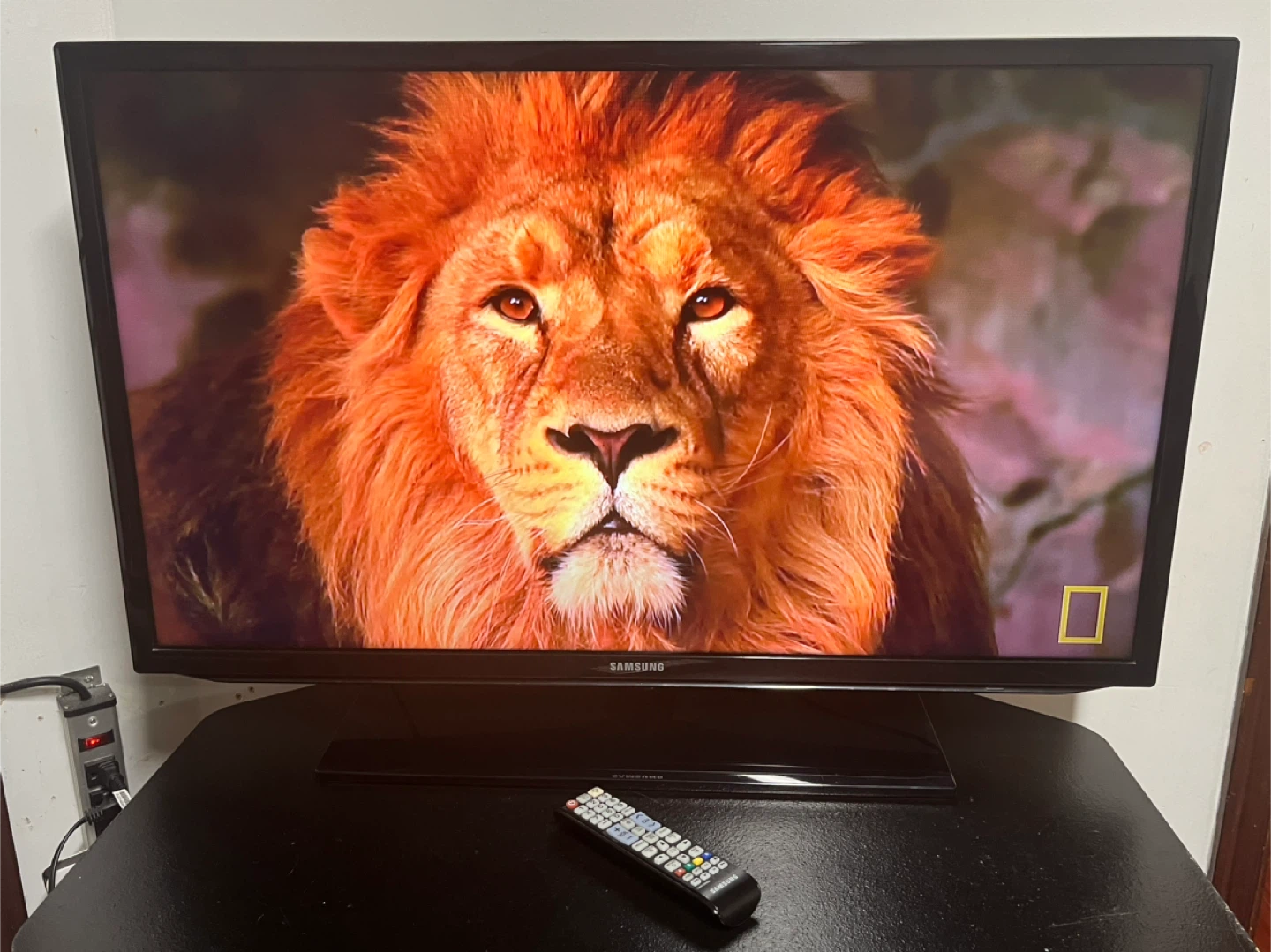 Samsung UN37EH5000F 37" TV 1080p with Amazon Fire Stick - photo 2