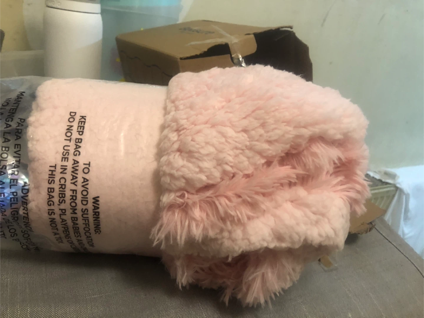 Brand New Bedsure Faux Fur Blanket - Pink, 50x60in - photo 2
