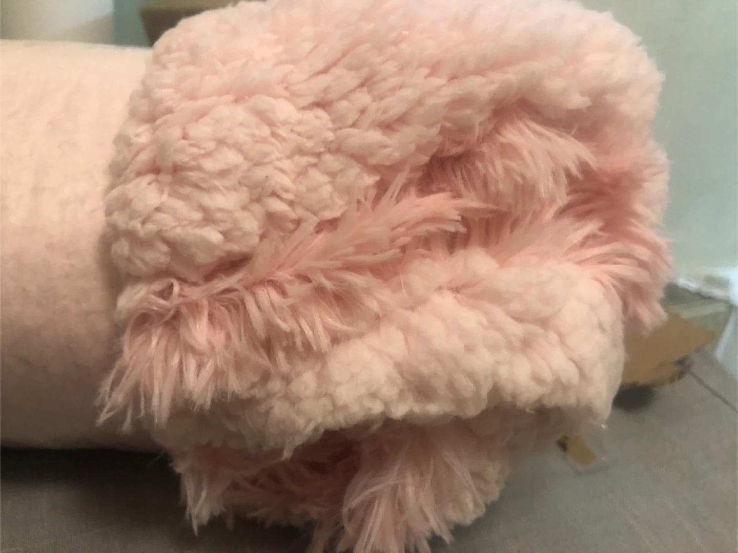 Brand New Bedsure Faux Fur Blanket - Pink, 50x60in