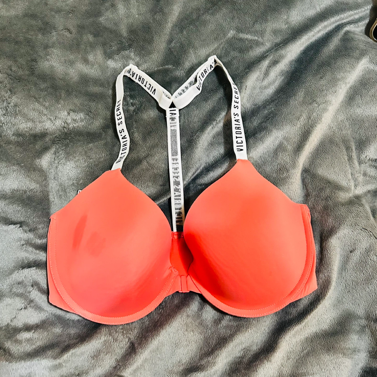 Victoria's Secret Coral Bra 34DD/E75