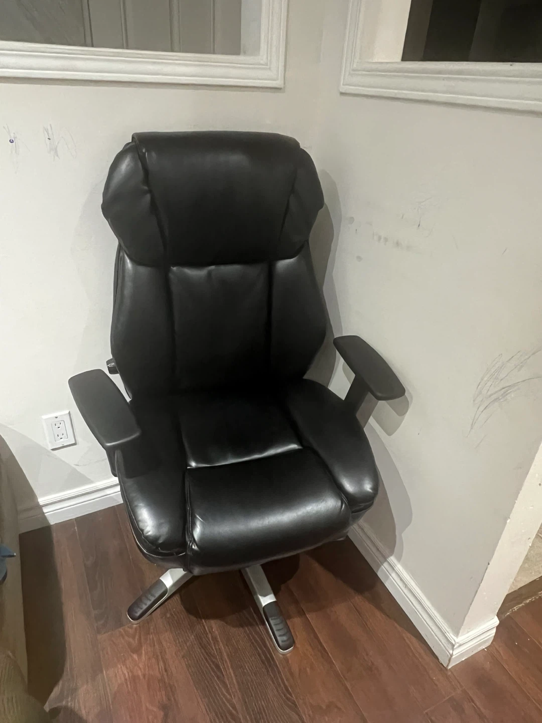 Black Leather Office Chair - photo 2