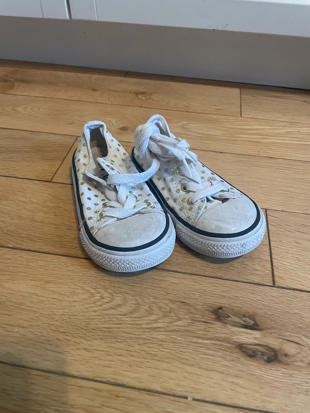 Converse All Star Kids Size 7 Sneakers