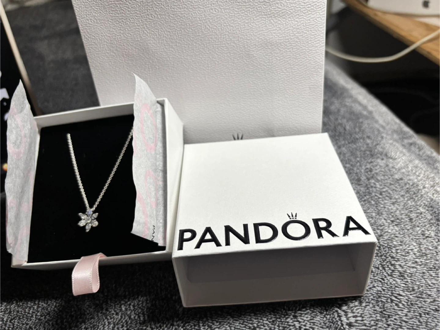 Pandora Flower Necklace with Box - photo 5