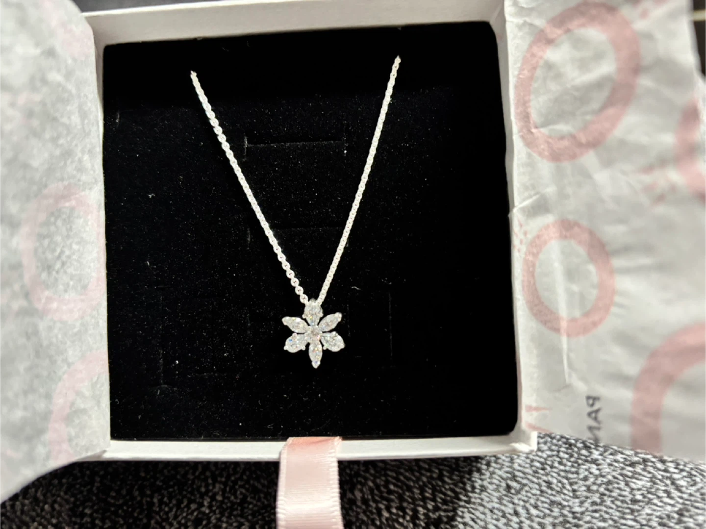 Pandora Flower Necklace with Box - photo 4