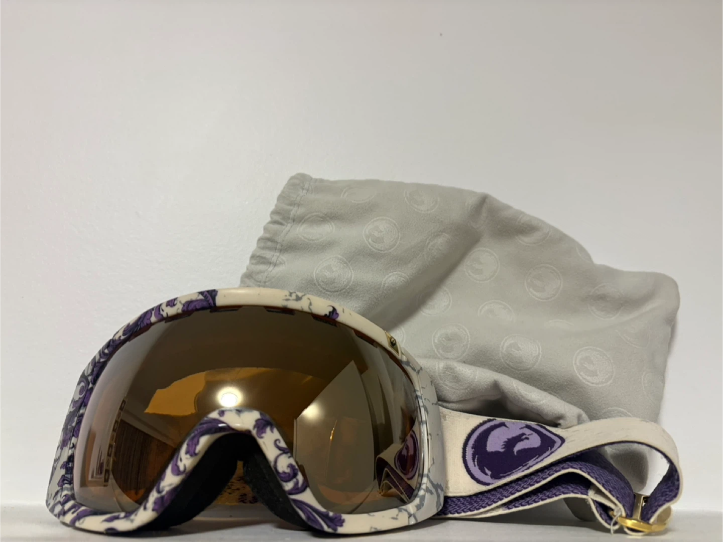 Dragon Alliance Ski/Snowboard Goggles with a case(bag)