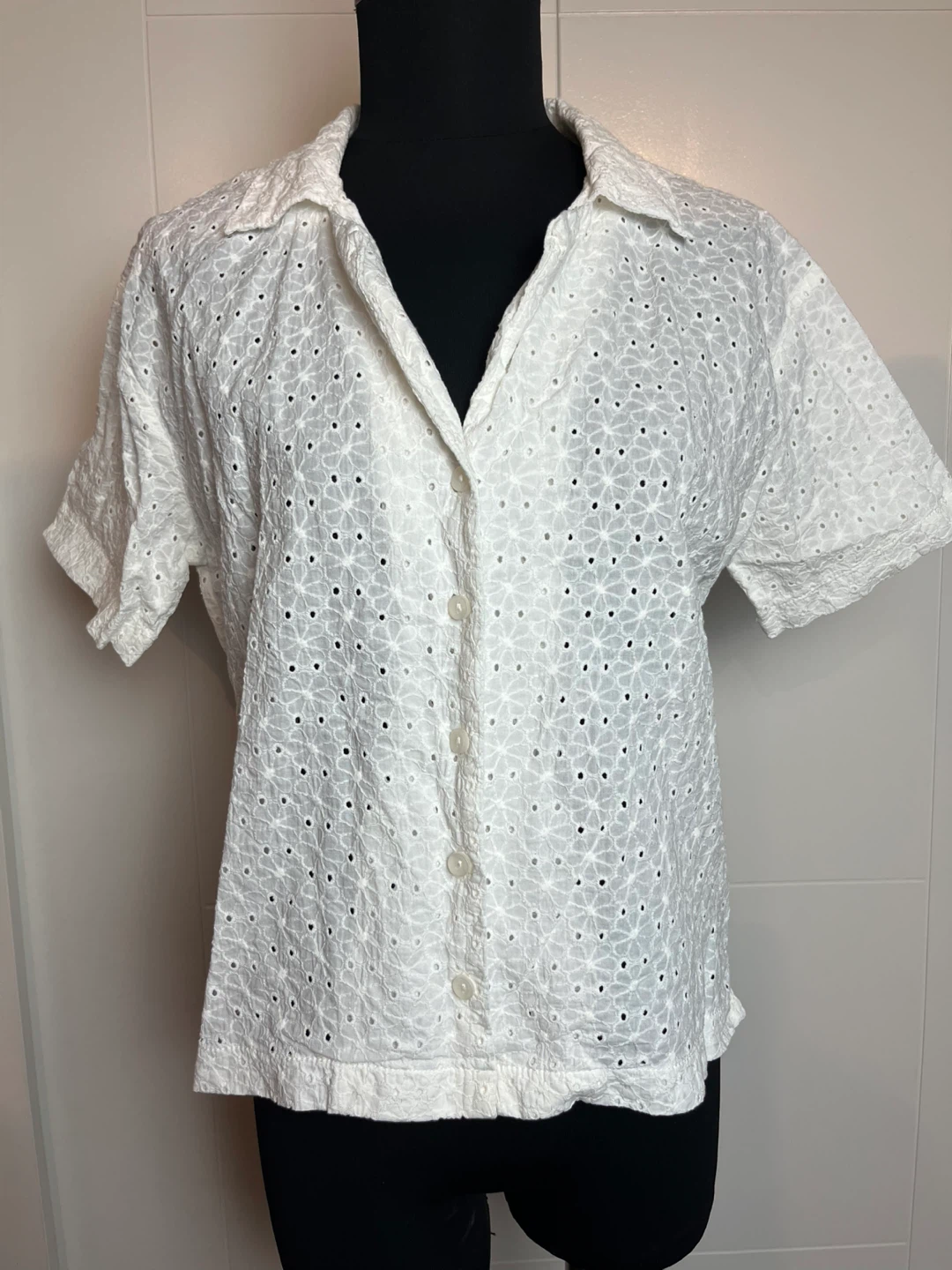 Eyelet Button-Down Shirt - White Size M
