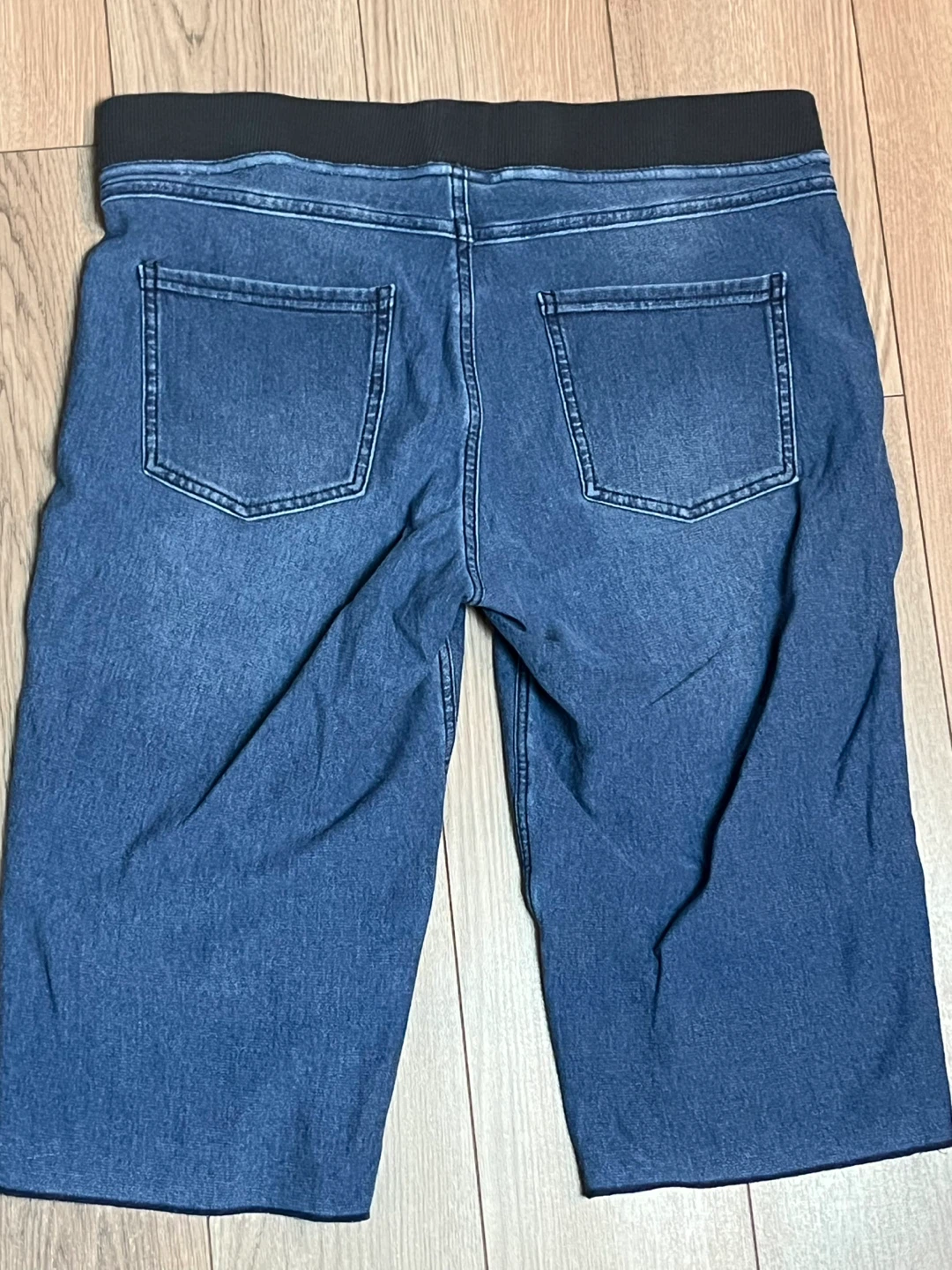 HUE Denim Capri Leggings - Size L/G - photo 2