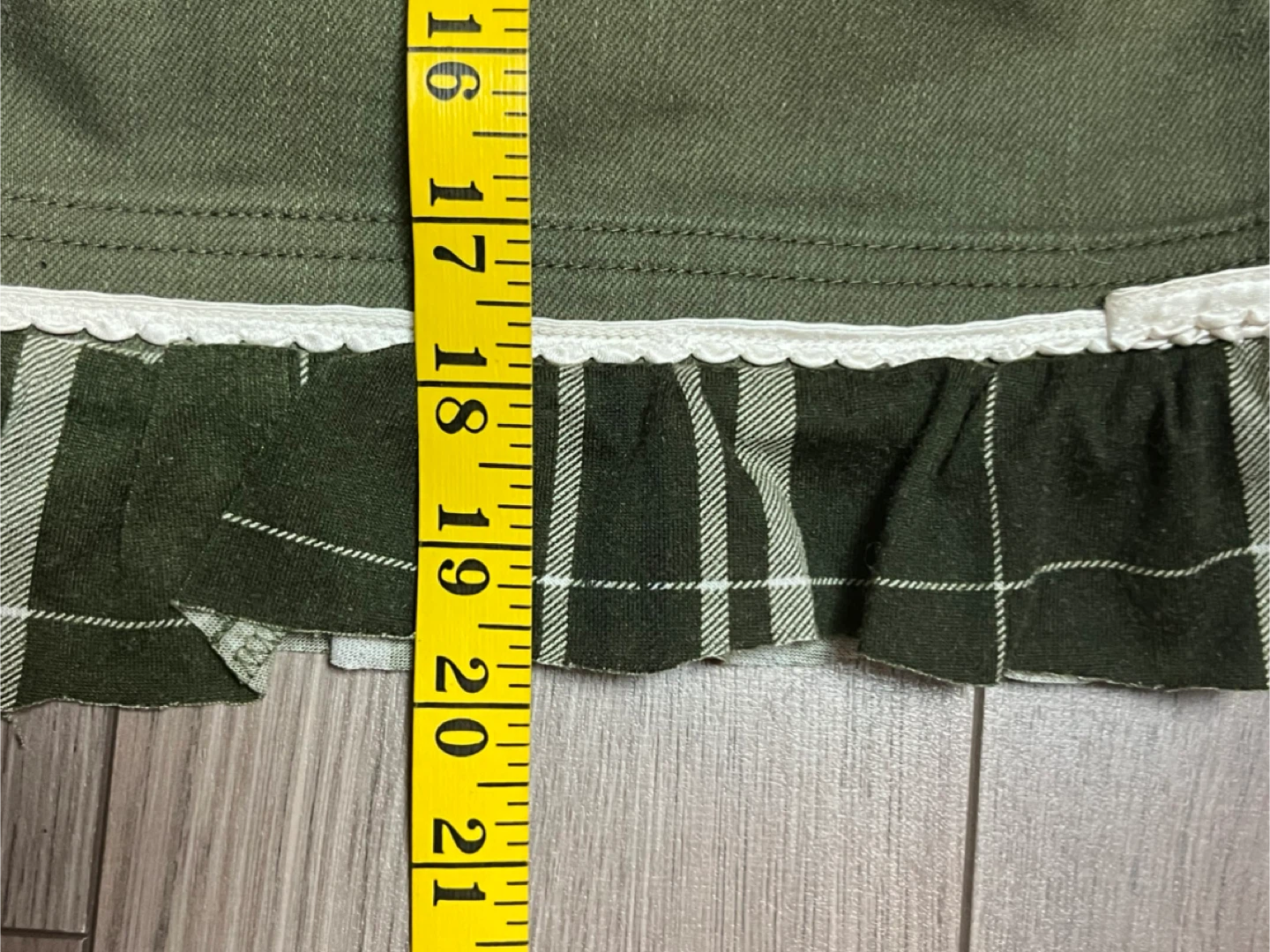 Green Skirt with Plaid Ruffle Size M - photo 4