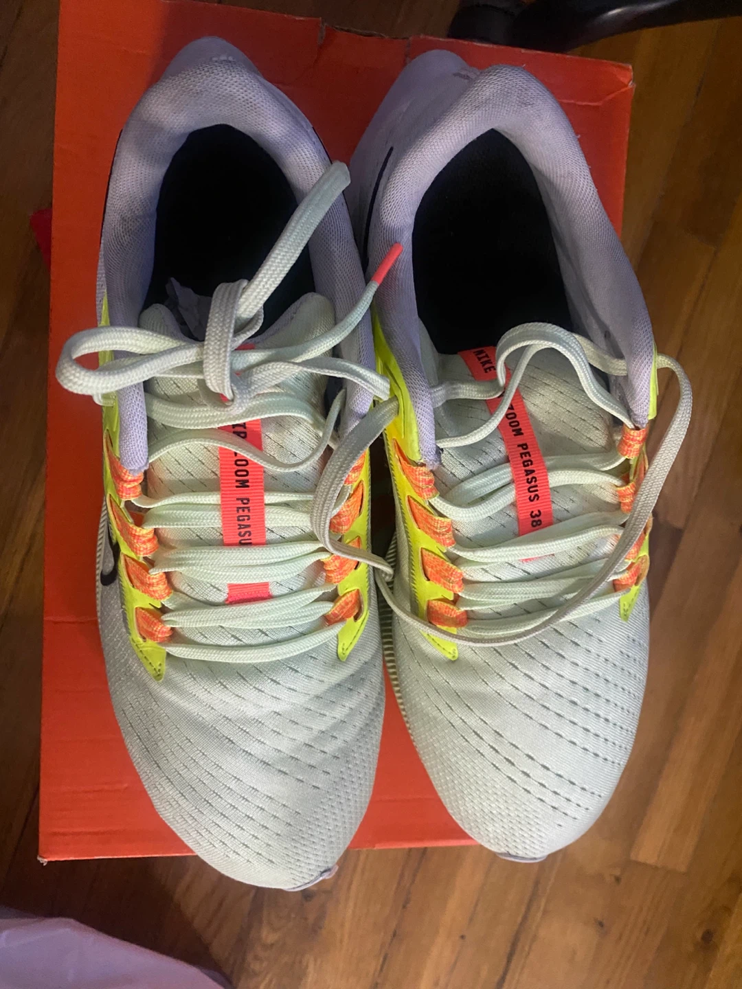 Nike Air Zoom Pegasus 38 - Size 9 US