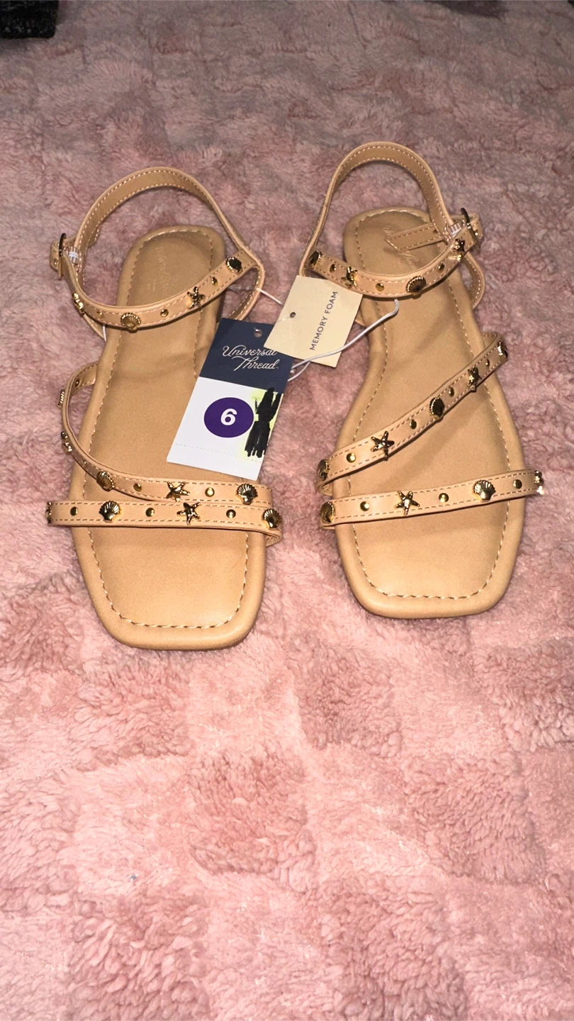 Universal Thread Sandals - Size 6