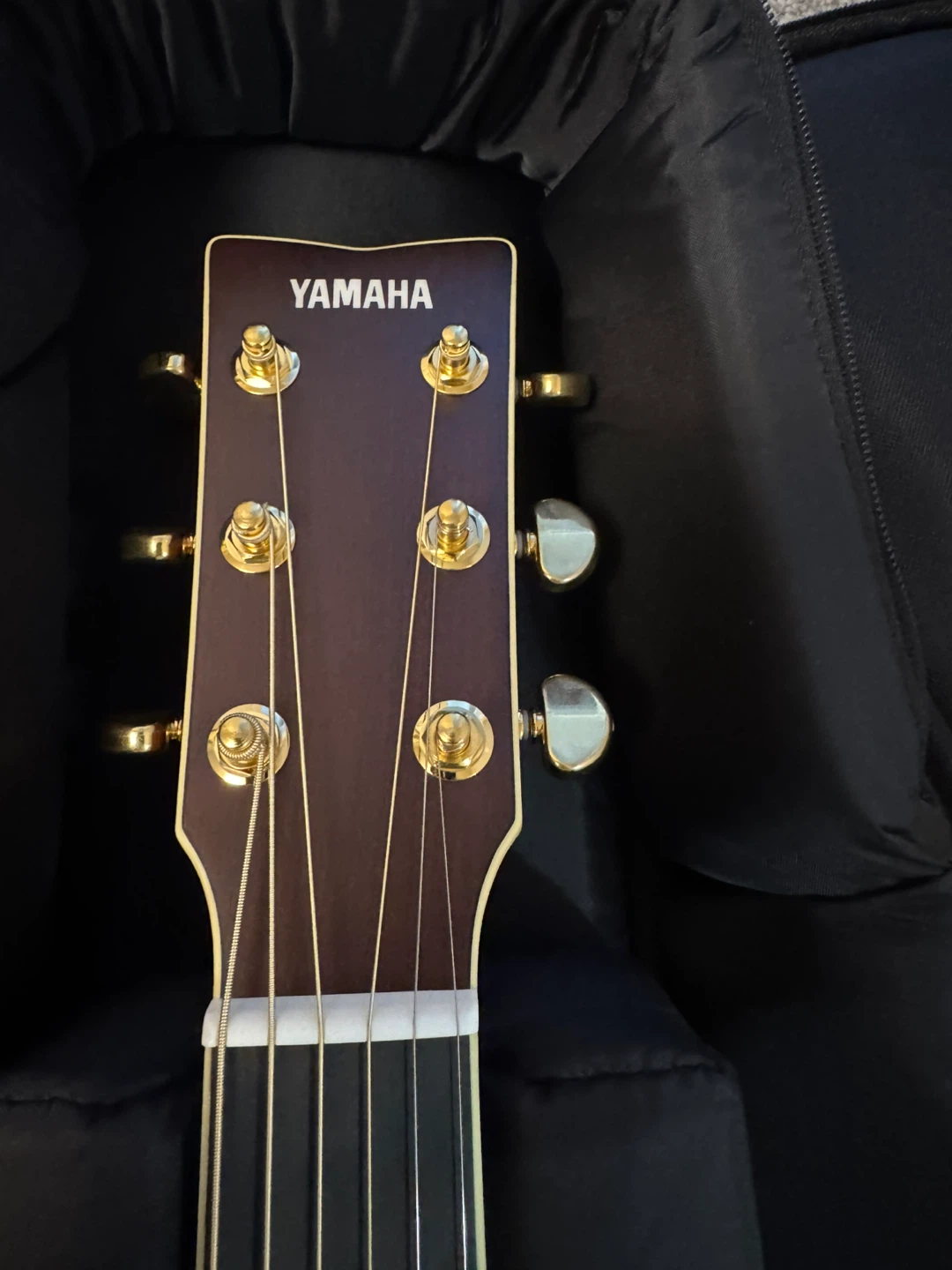 Yamaha LL16 Acoustic Guitar - photo 3