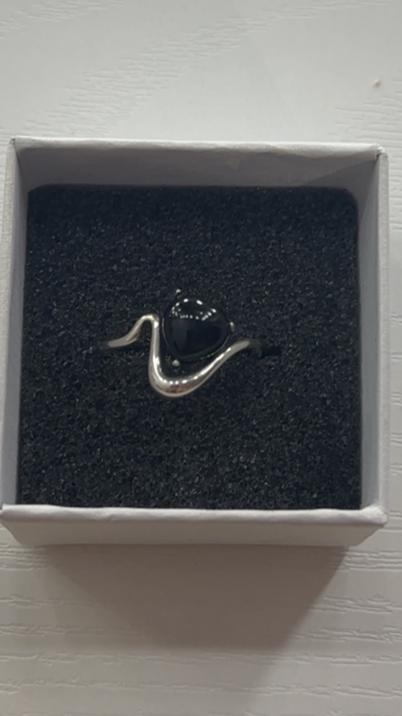 Black heart ring