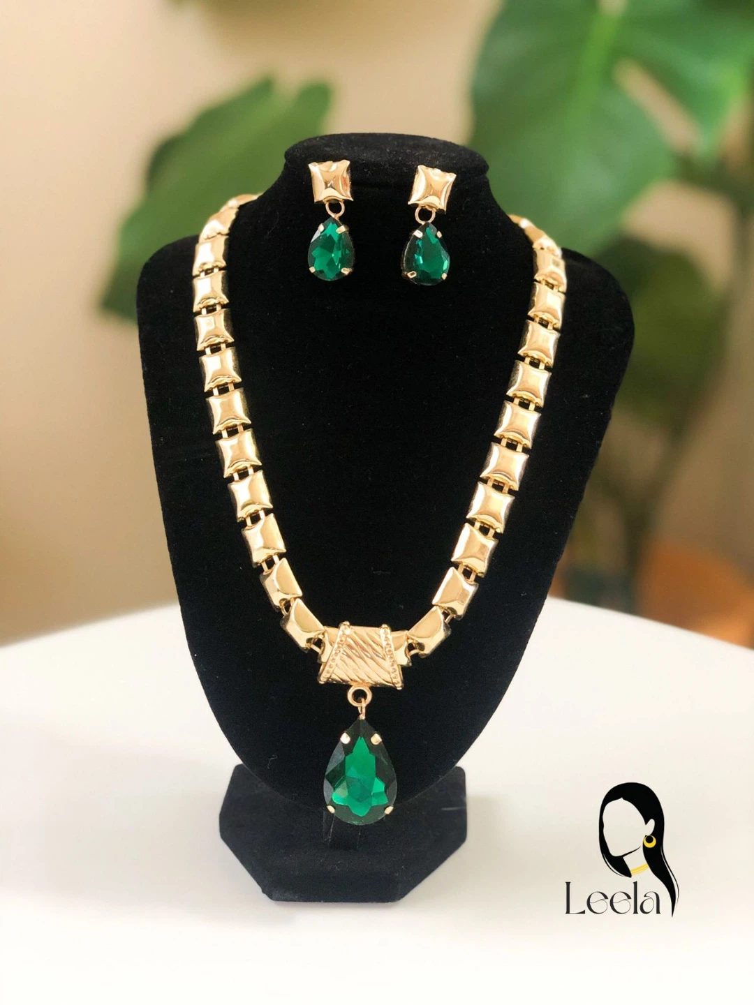 Gold & Emerald Green Necklace & Earrings Set