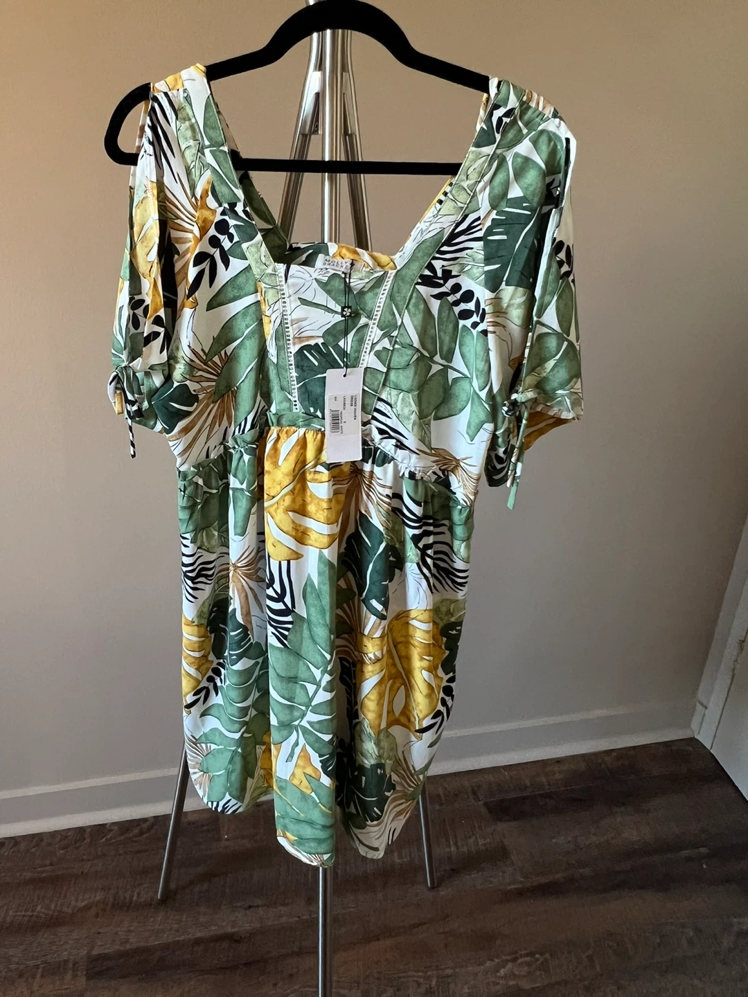 Molly Bracken Tropical White Dress - Size Small