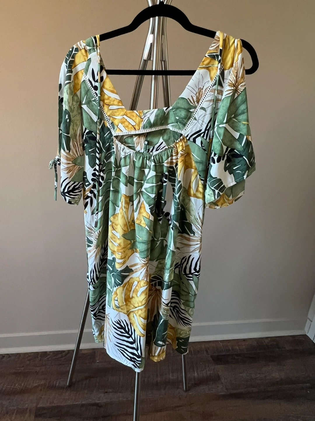 Molly Bracken Tropical White Dress - Size Small - photo 4