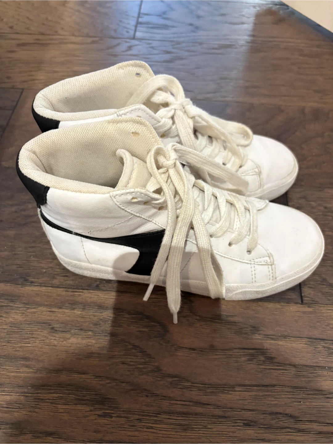 Tommy Bahama White Sneakers - Size 2 - photo 2