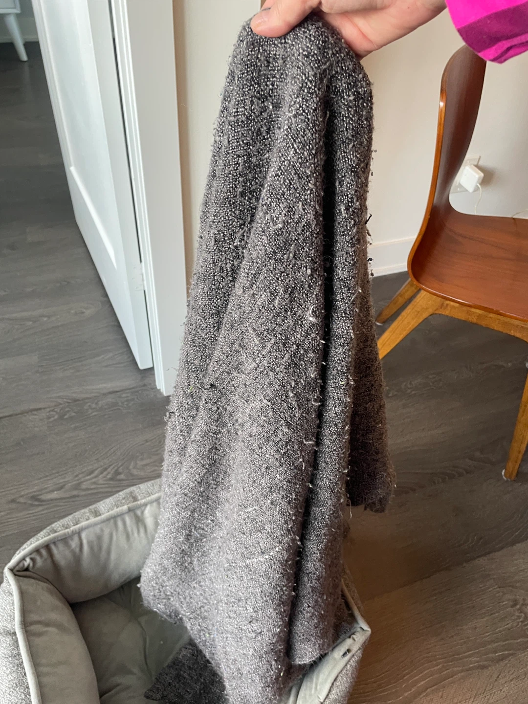 Free Reversible Dog Bed (with grey blanket) - photo 5
