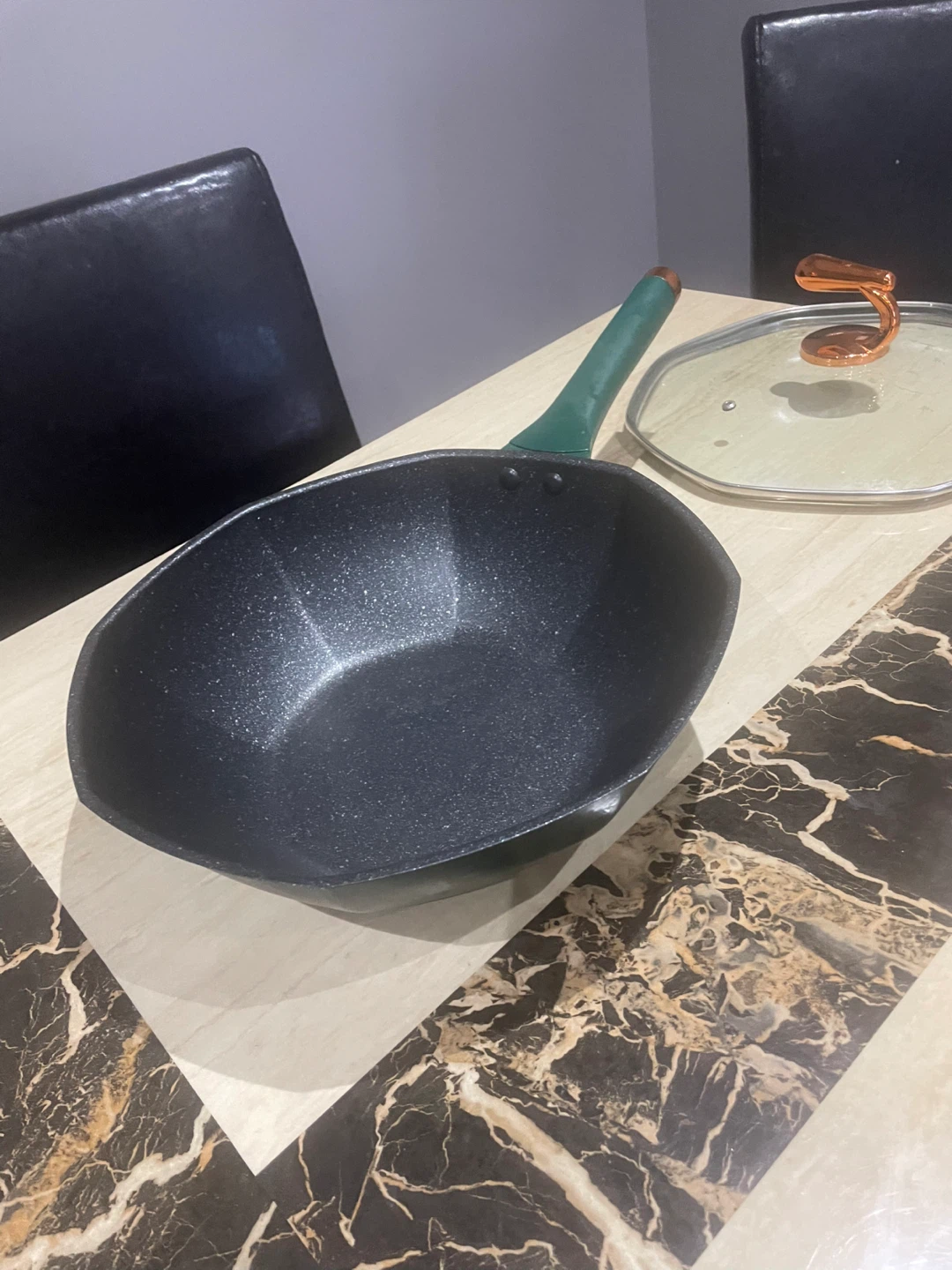 Non stick pan
