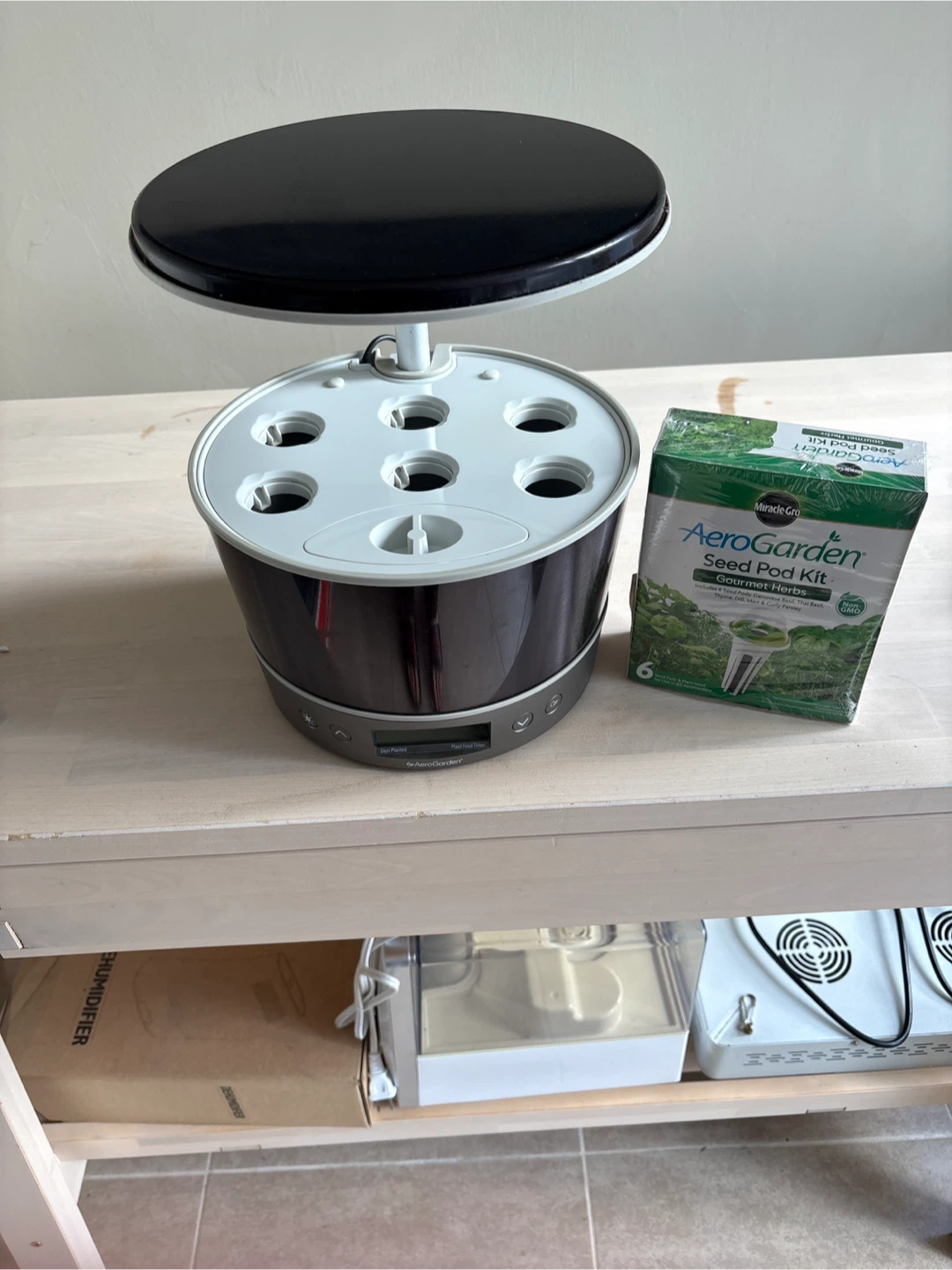 Miracle-Gro AeroGarden with Gourmet Herbs Seed Pod Kit - photo 3