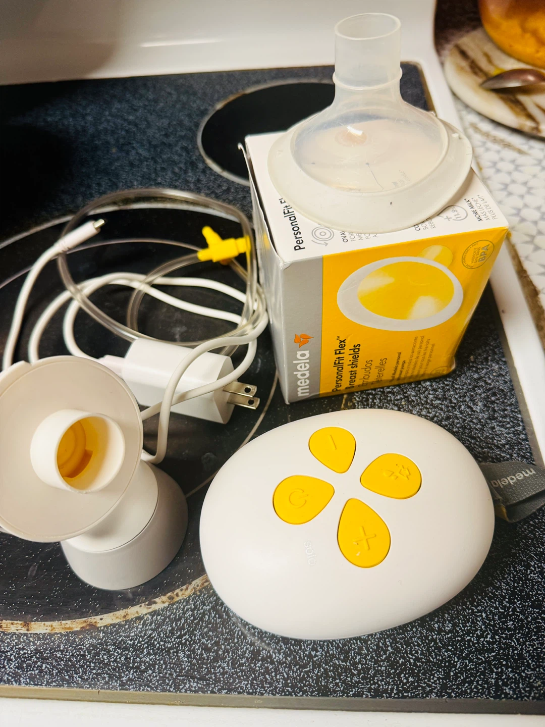 Medela Solo PersonalFit Flex Breast Pump - photo 2