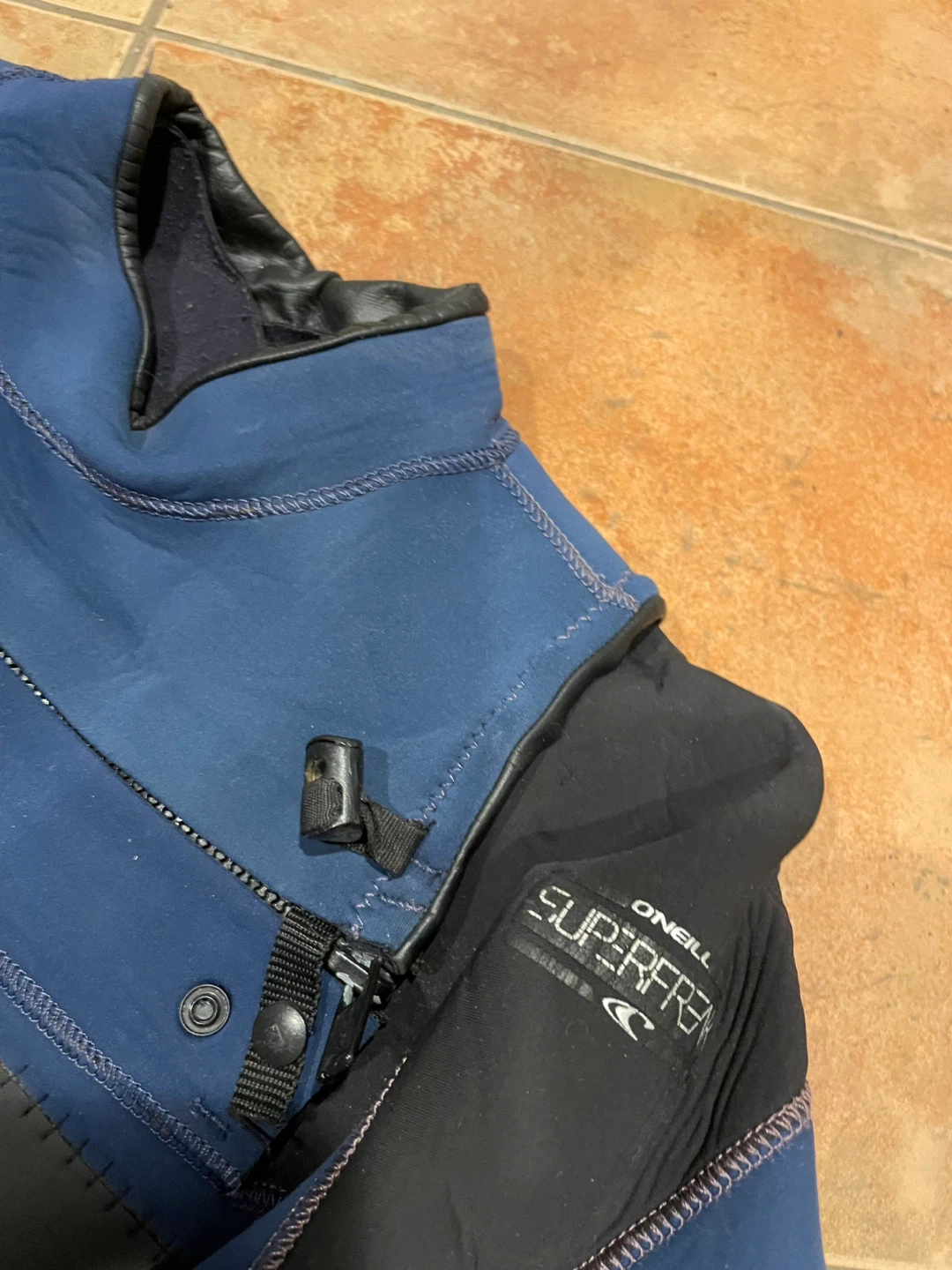 O'Neill Superfreak Wetsuit 4:3 (men’s large) - photo 3