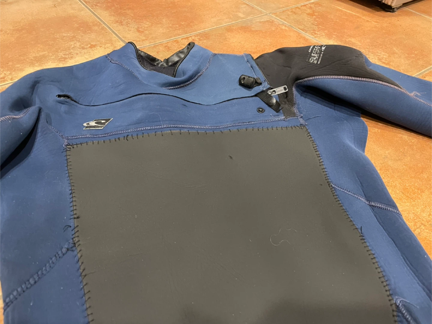 O'Neill Superfreak Wetsuit 4:3 (men’s large) - photo 2