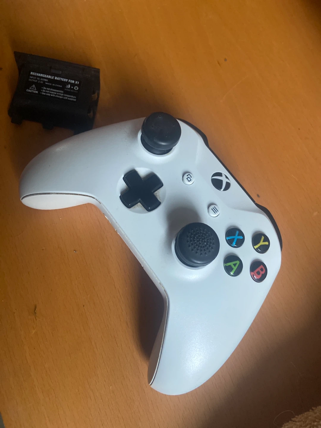 White Xbox One Controller with Rechargeable Battery
