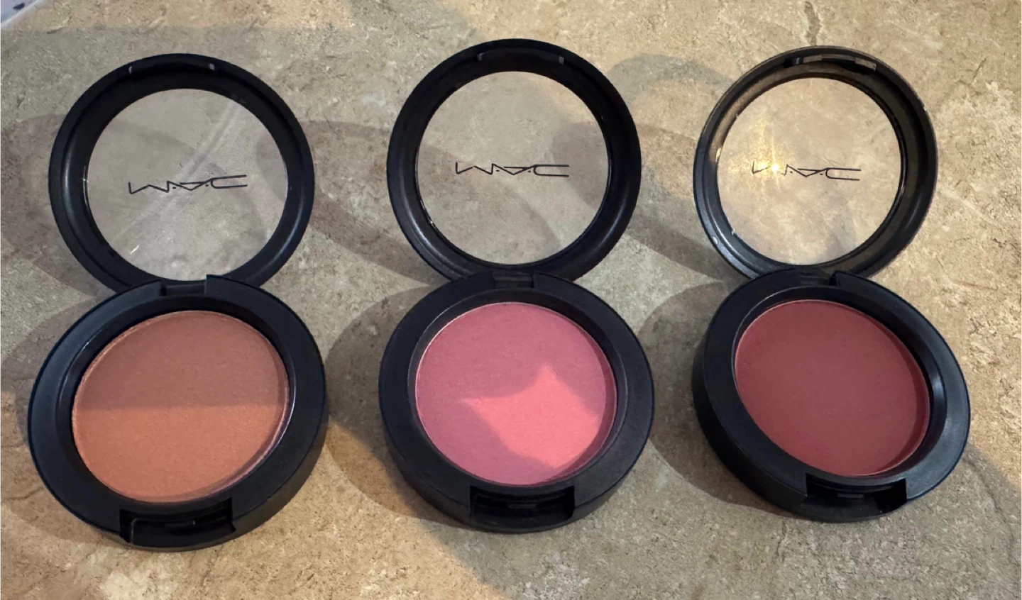 MAC Sheertone Shimmer Blush - Sunbasque