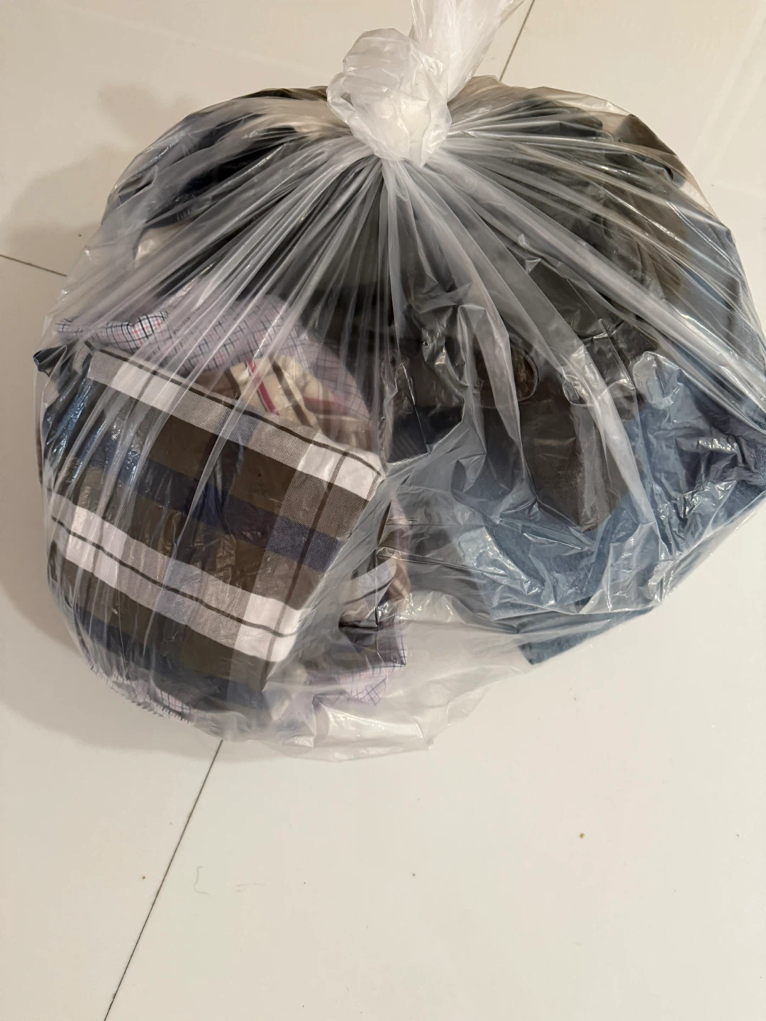 30 pieces Mixed  Men,S Clothing Lot - Old Navy, Calvin Klein, XL