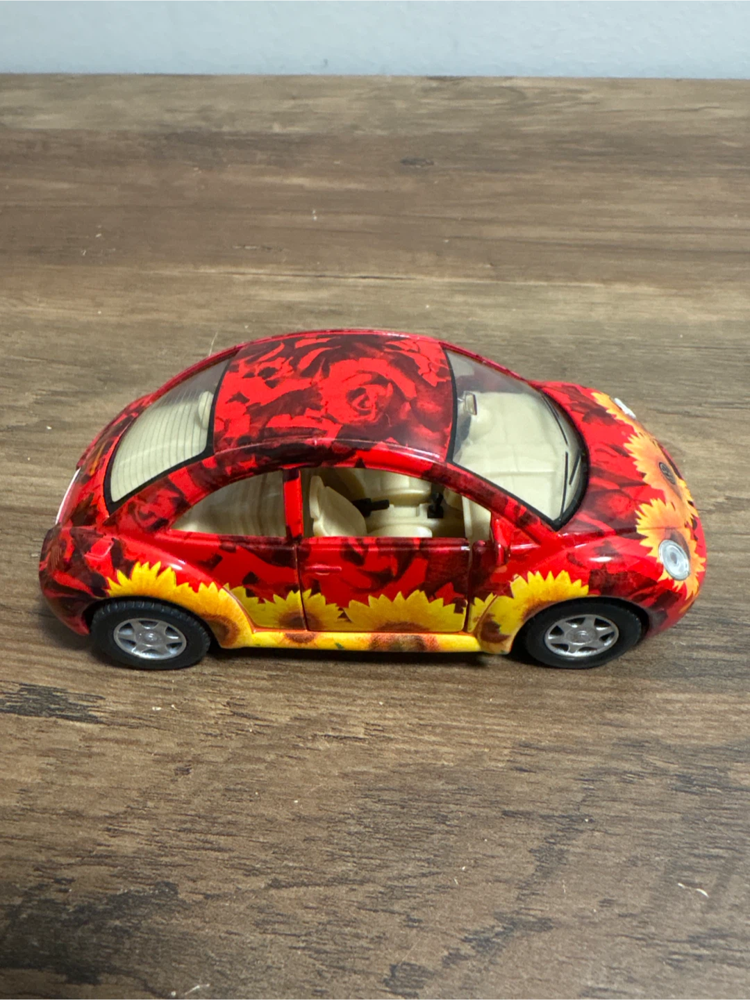 Volkswagen New Beetle Toy Car 1.32 - photo 4