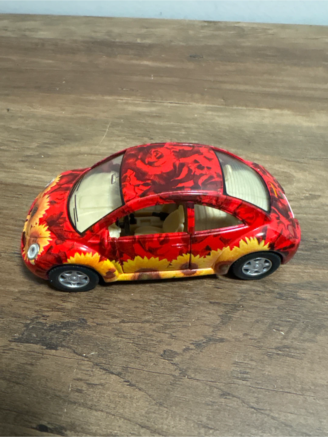 Volkswagen New Beetle Toy Car 1.32 - photo 2