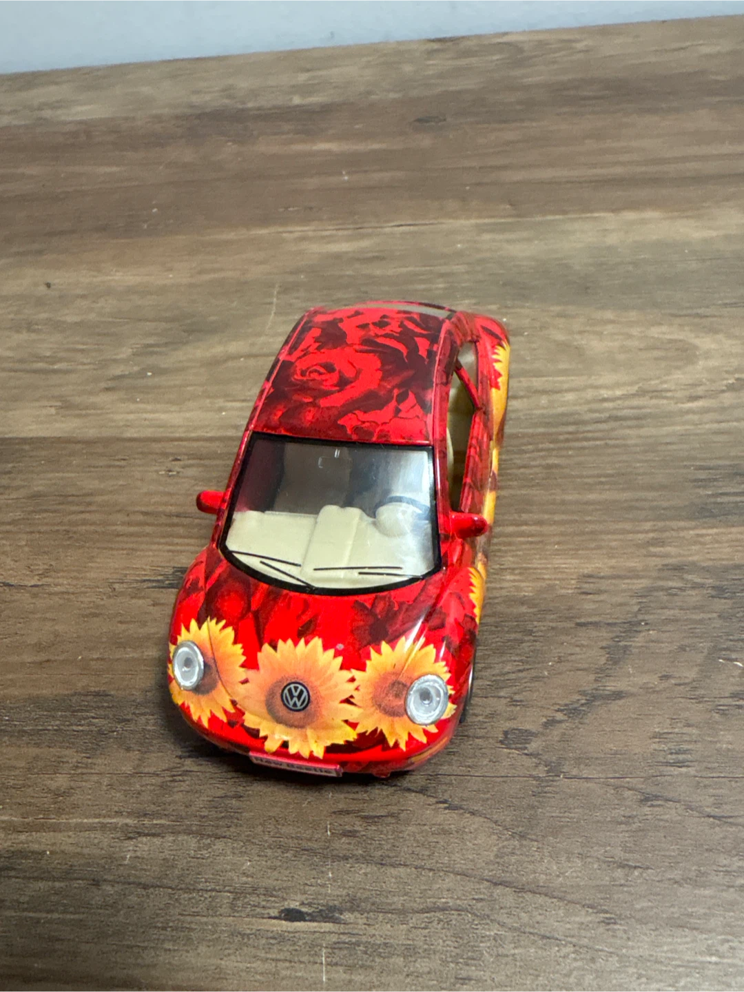 Volkswagen New Beetle Toy Car 1.32