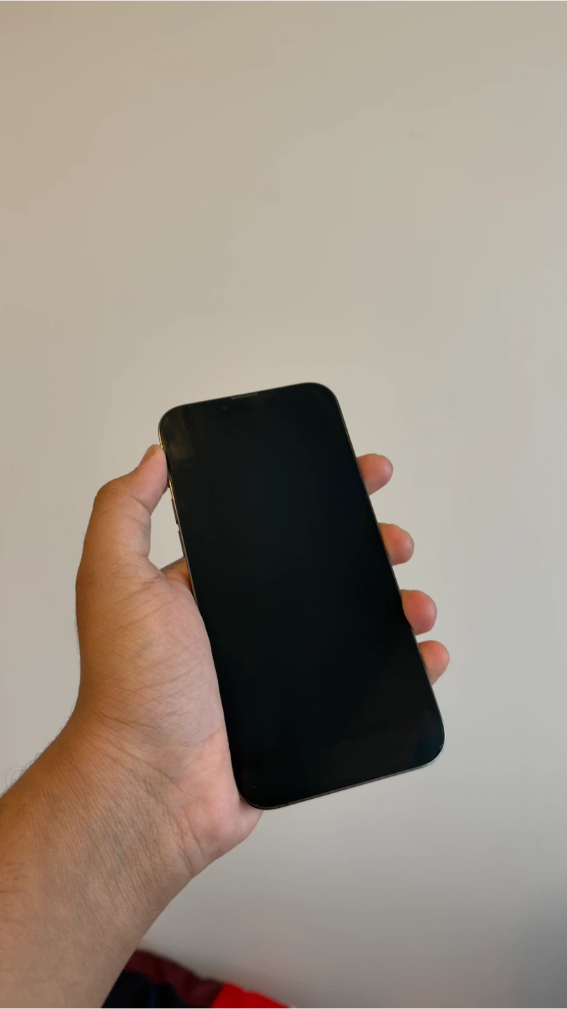 iPhone 13 Pro Max - 512GB – Black – Excellent Condition - photo 2