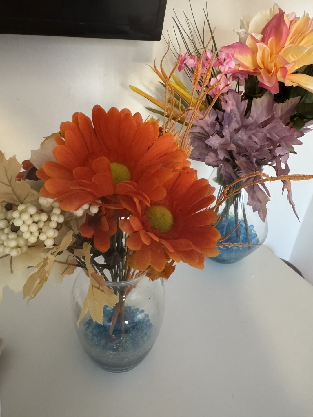 Flower arrangement in glass vase