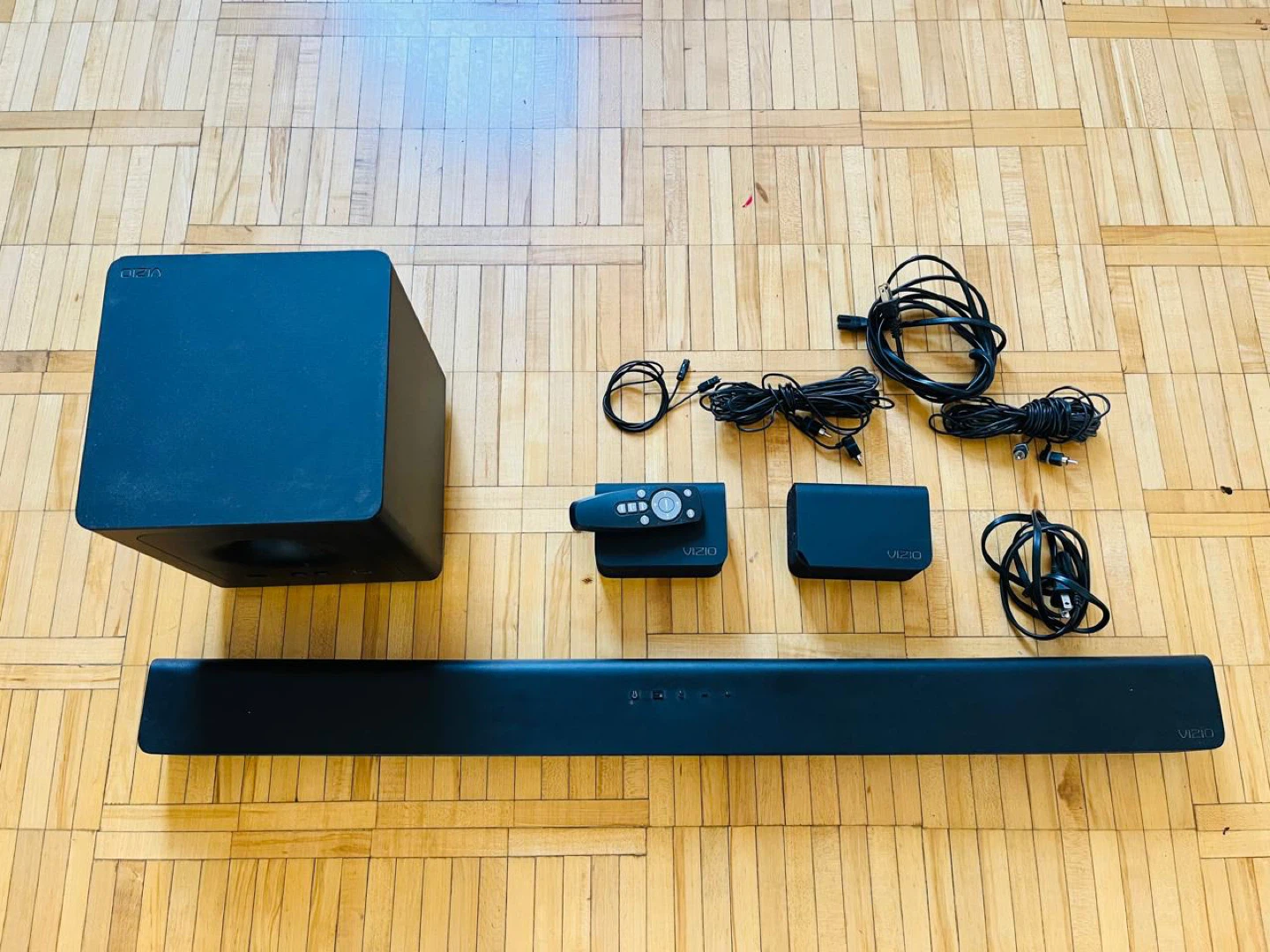 Vizio Soundbar with Subwoofer and Accessories