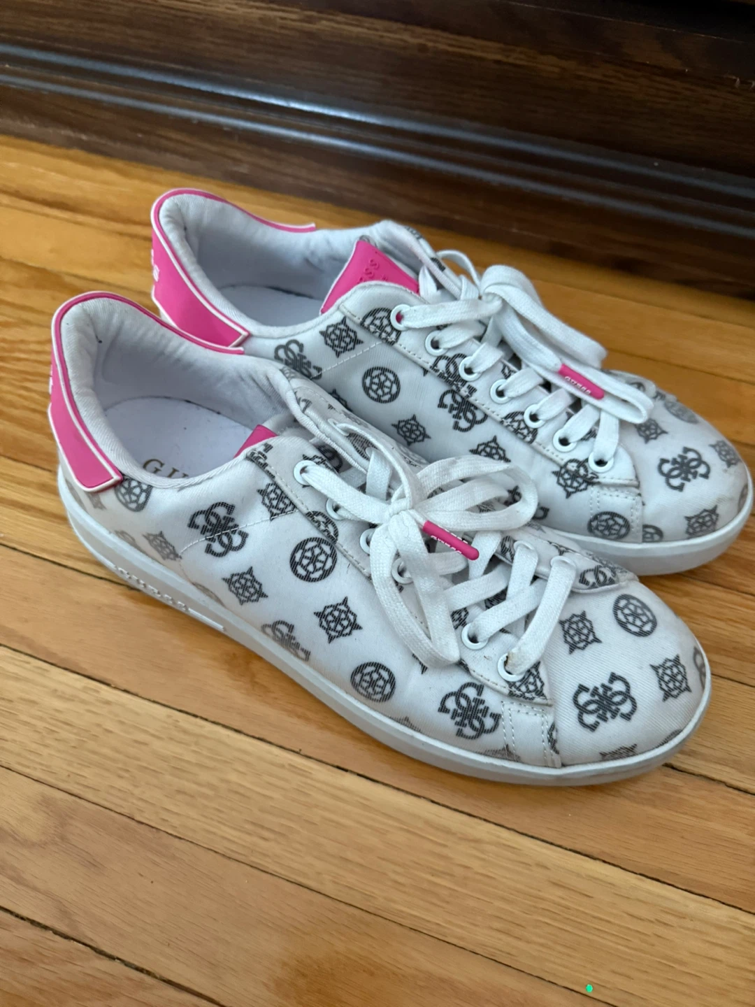 Guess White & Gray Patterned Sneakers - photo 2