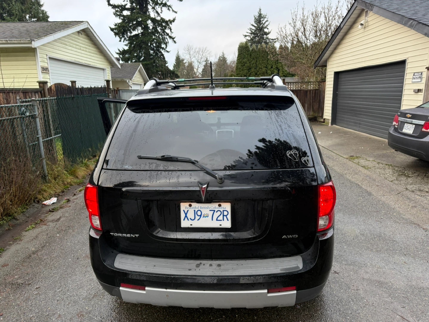 Black Pontiac Torrent SUV2007