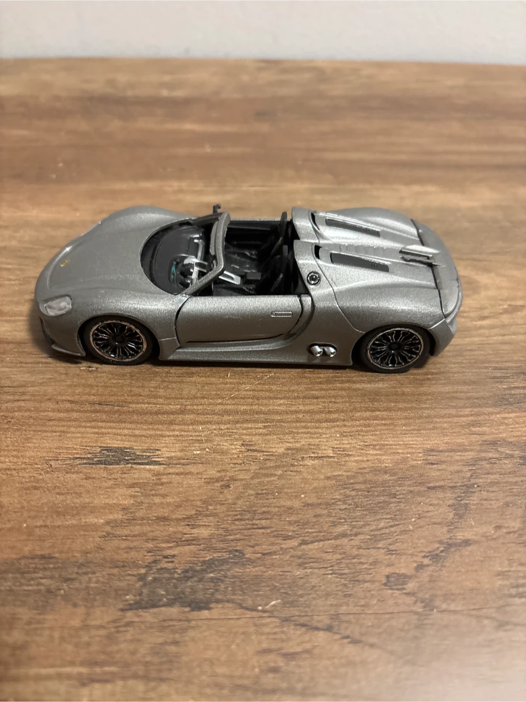 Porsche 918 Spyder Diecast Car Model 1:32