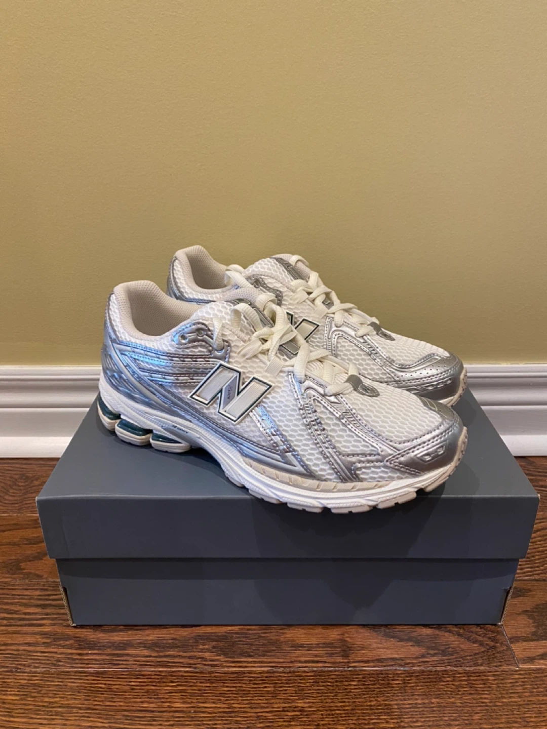 New Balance 1906R Size 9.5 *NEW* - photo 2
