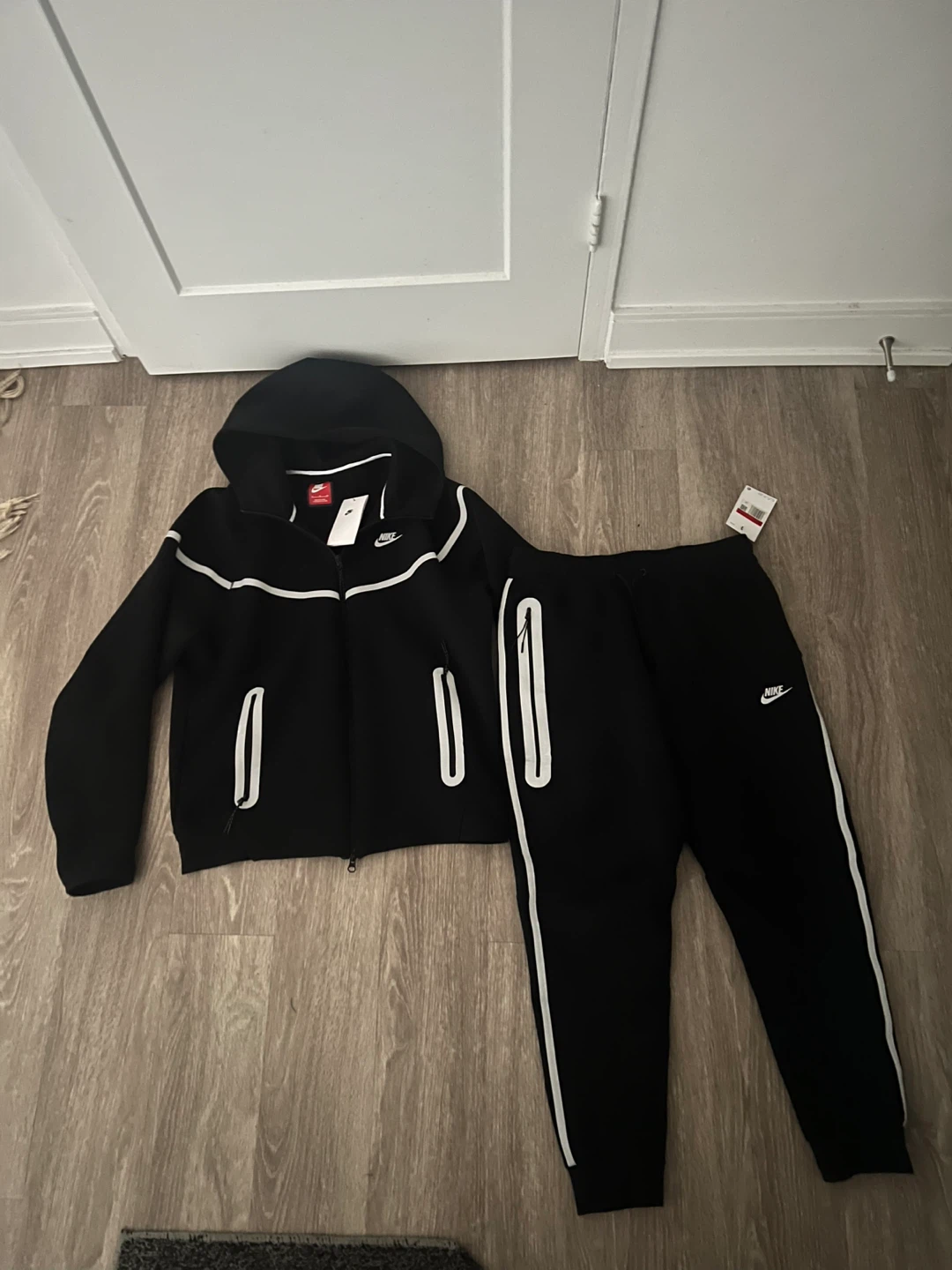 Nike Tech Fleece Black Tracksuit On SALE ! - photo 4