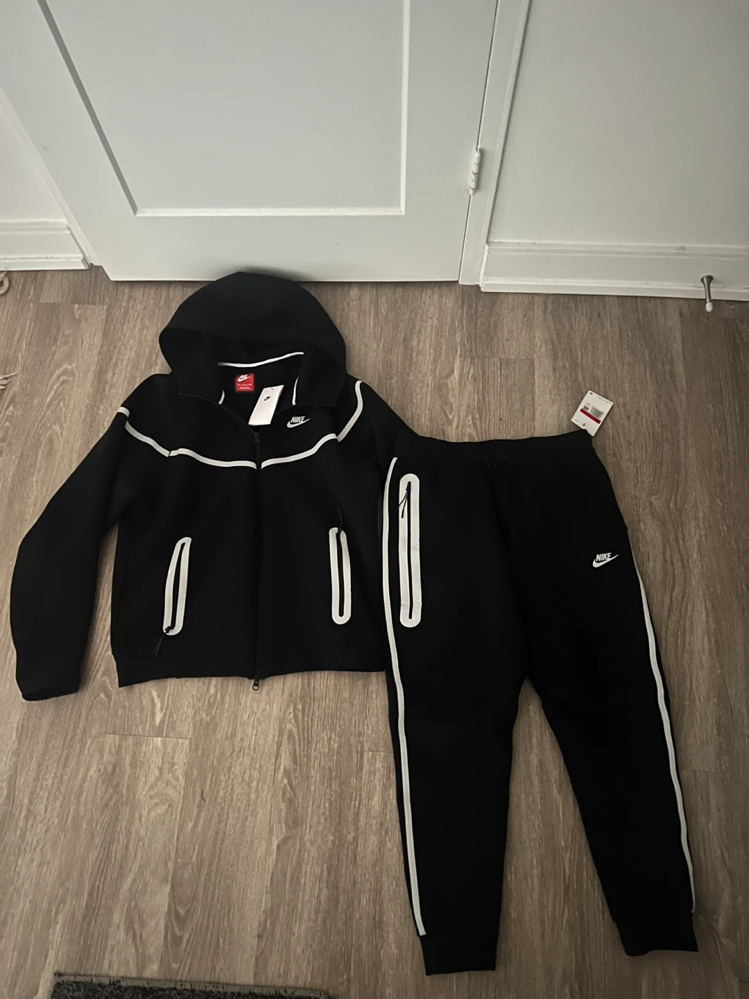 Nike Tech Fleece Black Tracksuit On SALE !