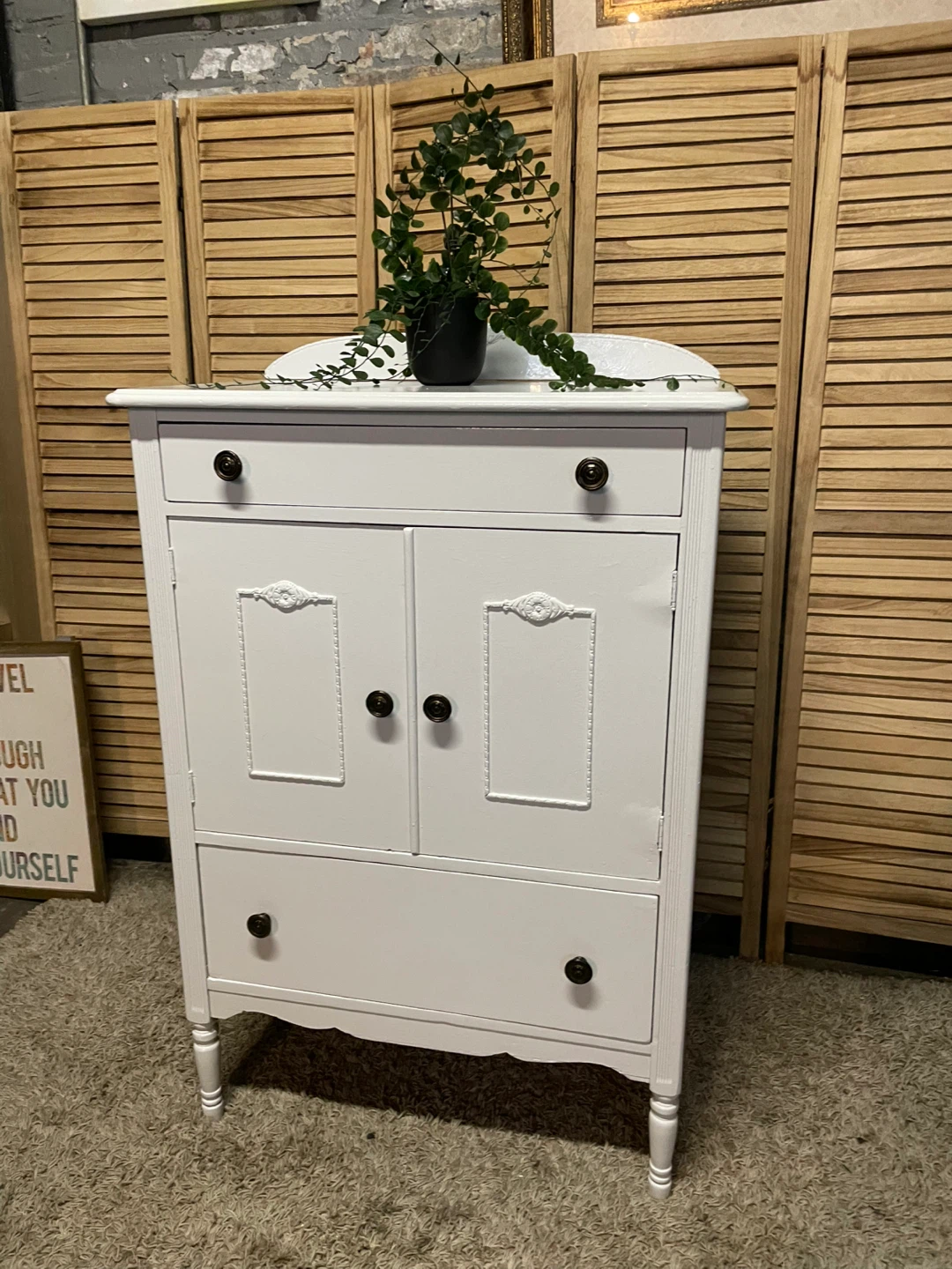 White Painted Vintage Cabinet - photo 3