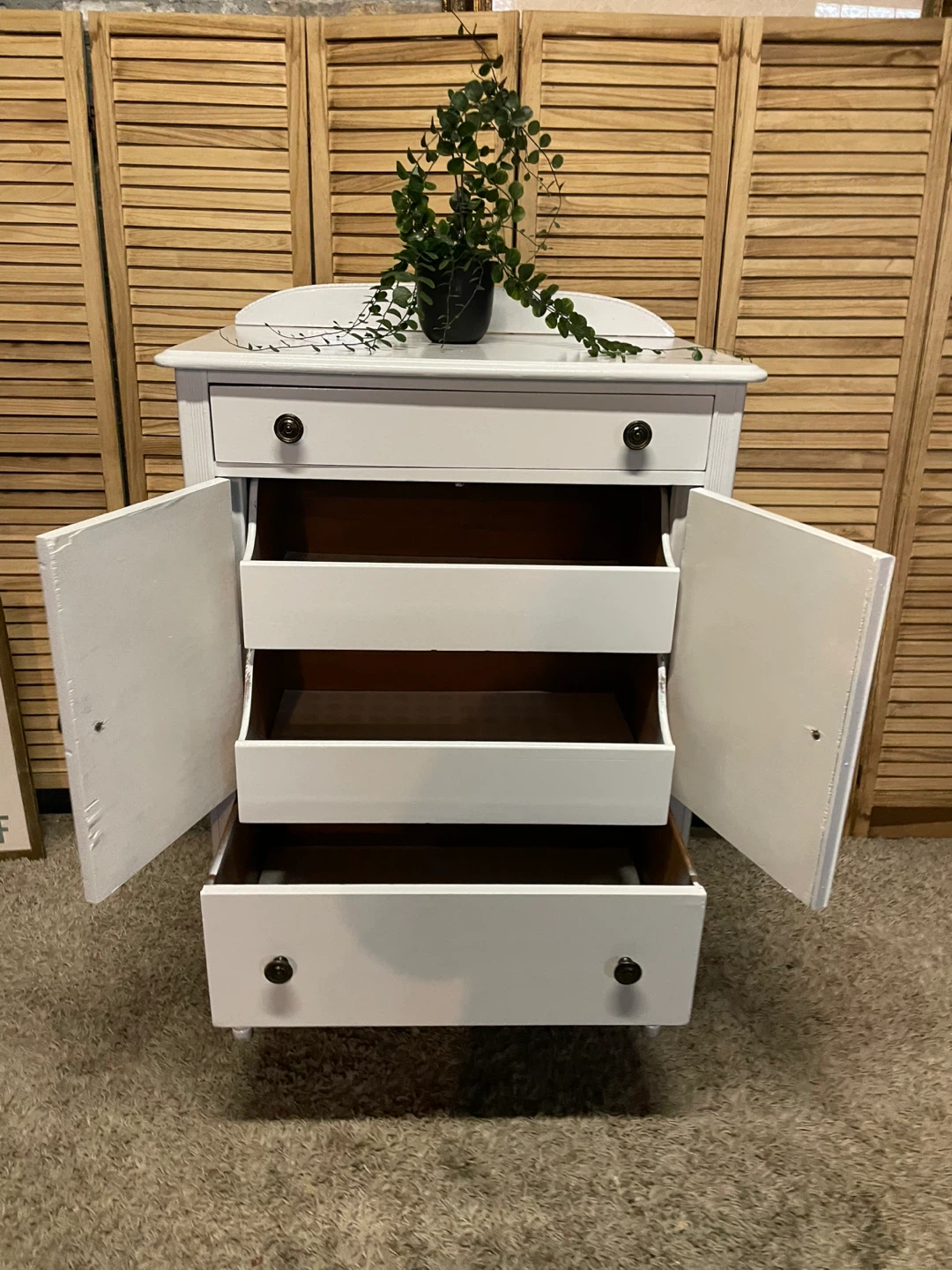 White Painted Vintage Cabinet - photo 4